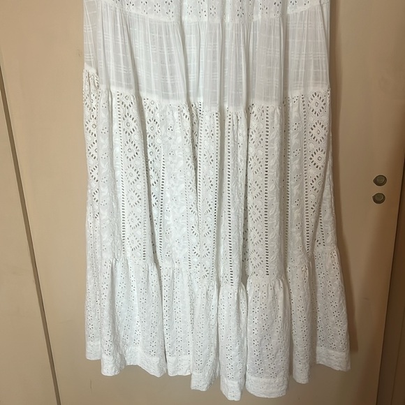 Free People White Lace Maxi Dress / size XS preowned cap sleeves - Picture 8 of 10
